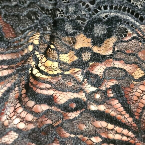 TORRID BLACK Babydoll Short Sleeve Chenille Lace SquareβNeck Blouse Plus Siz2X - Picture 10 of 16